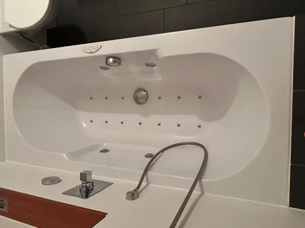 Whirlpool Einbau Badewanne