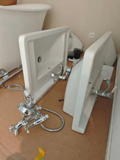 027fdadc-4c34-4237-b268-b653f63feff2-2x-waschtisch-starck-3 (1).jpg