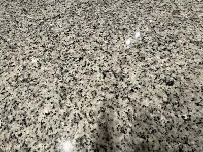 Gebrauchte Granitplatte zu verkaufen