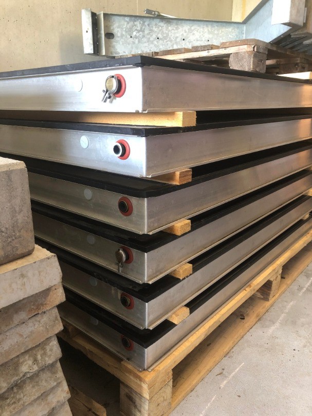 c69c8e66-097a-4cf3-bca7-44349510a8fc-Garage 3.jpg