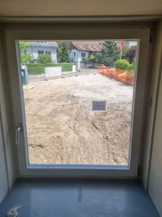 1ddef21b-aee9-4423-bd96-fa7528d3d717-fenster-3-fach-verglast-1-fluglig-106x120cm.jpg