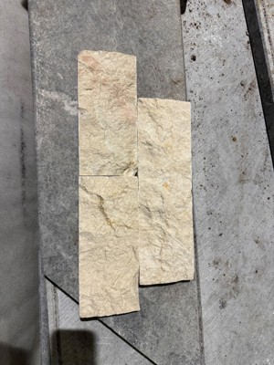 Verblendriemchen Kalk hell, Ansicht gespalten, Umlauf und Rückseite gesägt H cm 10 ca. T 2 cm, in freien Längen