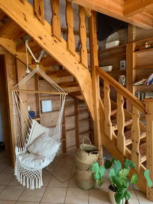Holztreppe gratis abzugeben