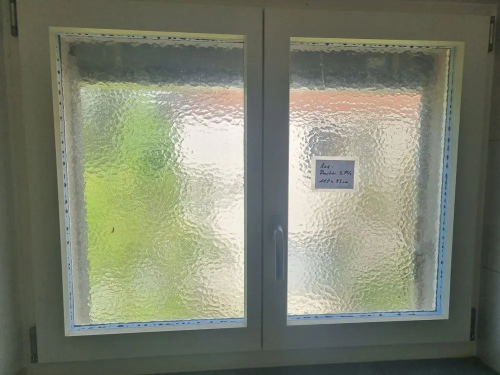 edcc9a9b-c9c1-48e4-afa4-e1484c5b52d6-drei-fenster-3-fach-verglast-2-fluglig-118x93cm (4).jpg